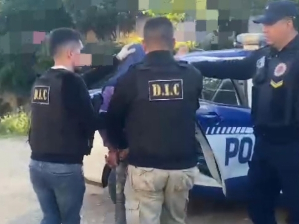 Allanamientos y dos detenidos por varios robos en La Falda