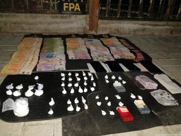 Dos extranjeros detenidos mientras comercializaban coca&iacute;na en Carlos Paz