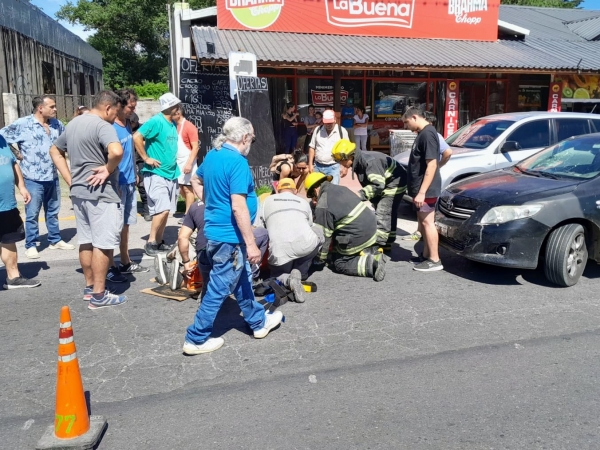 El peat&oacute;n ambestido por un autom&oacute;vil fue trasladado a un nososcomio