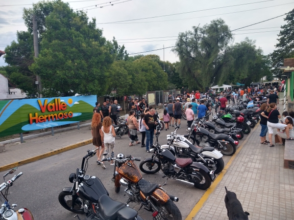 Se realiz&oacute; el segundo encuentro de motos en Valle Hermoso (video)