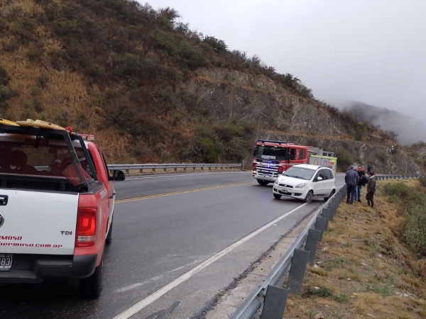 Un auto despist&oacute; en el Camino del Cuadrado