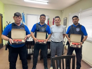 Villa Giardino: entregaron armas menos letales y chalecos balísticos a la Guardia Local