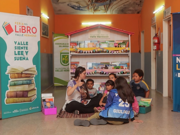 Valle Hermoso puso en marcha la flamante Biblioteca Itinerante Municipal