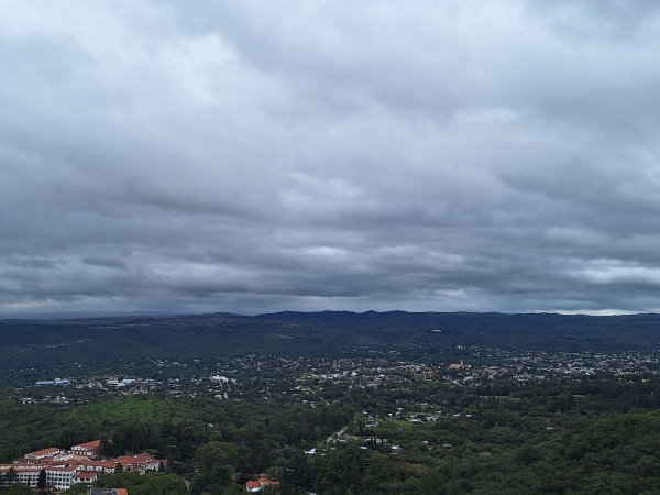 Punilla: hay Alerta por tormentas y vientos intensos para este domingo