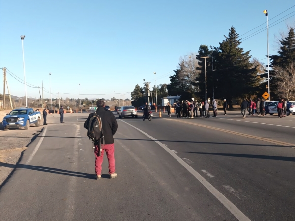 Vecinos de un sector de Villa Giardino reclaman que se corra el puesto de la Polic&iacute;a Caminera