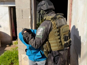 Dos detenidos y secuestro de m&aacute;s de mil dosis de drogas en Cosqu&iacute;n