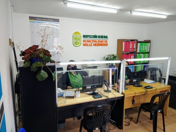 Valle Hermoso: presentaron la impresora de licencias para conducir y reformas en Inspecci&oacute;n General