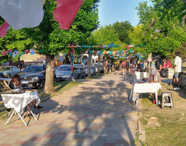 La Falda: feria de artesanos en la Plaza San Mart&iacute;n