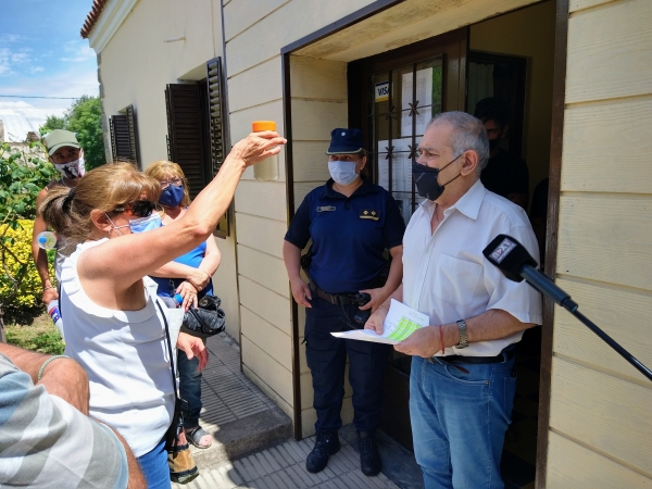 Vecinos de Valle Hermoso protestaron en el municipio por la falta de agua