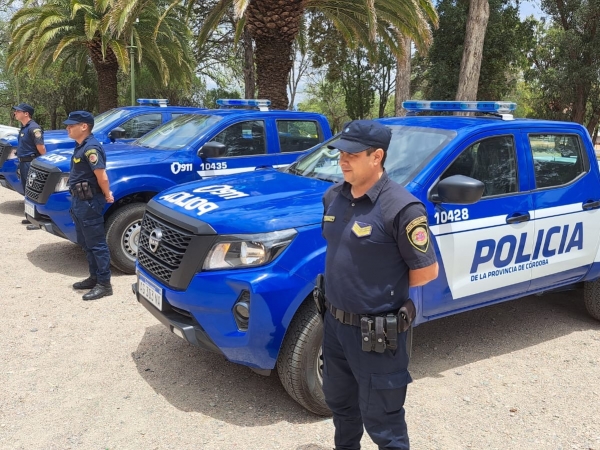 Entregaron tres m&oacute;viles policiales a localidades de Punilla: uno de ellos a La Falda