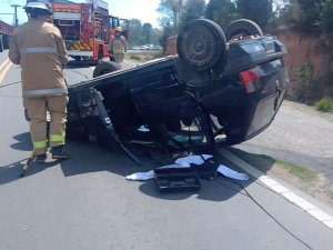 Villa Giardino: vuelco de un automóvil en la ruta 38