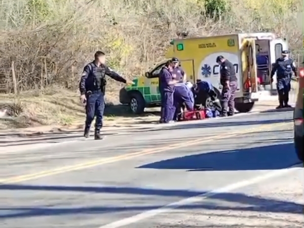 Un hombre se descompensó y falleció al costado de la ruta, en Villa Giardino