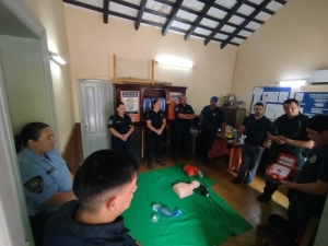 Polic&iacute;as de la Departamental Punilla Norte se capacitaron en primeros auxilios