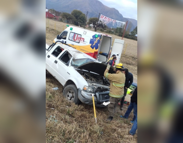 Capilla del Monte: una camioneta volc&oacute; y dio varios tumbos sobre ruta 38