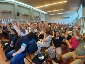 UEPC rechaz&oacute; la tercera propuesta salarial del Gobierno y decret&oacute; un paro por 72 horas