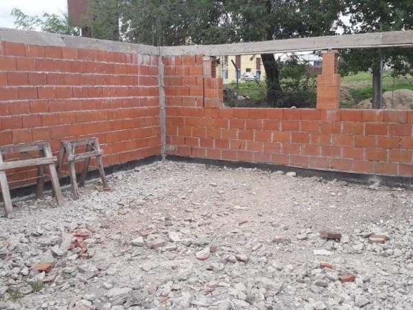 Ipem 335 de Valle Hermoso: Provincia no env&iacute;a fondos para terminar las aulas y hay tres cursos sin clases