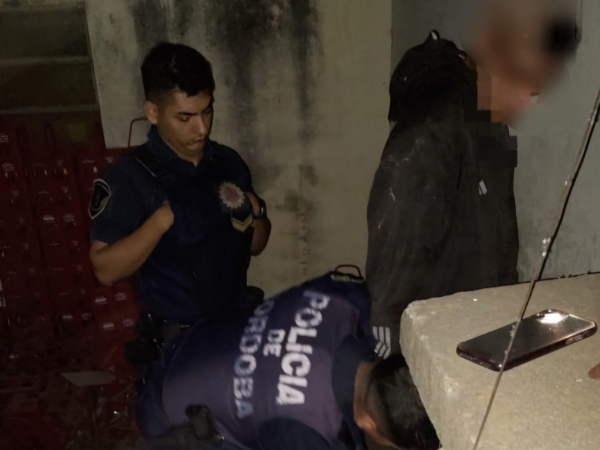 La Falda: lo detuvieron por darse la fuga en un control y esconderse en una casilla de gas