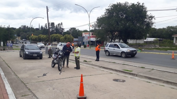Operativo de control vehicular en Valle Hermoso