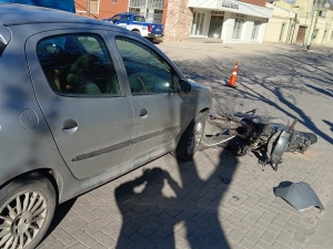 Dos motociclistas heridos en accidentes casi simúltáneos en La Falda