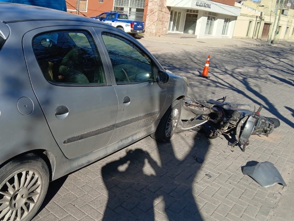 Dos motociclistas heridos en accidentes casi simúltáneos en La Falda