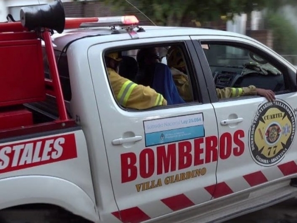 Bomberos contuvieron dos incendios en Villa Giardino