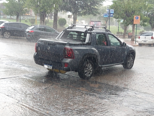 Emiten Alerta Roja por tormentas en Punilla