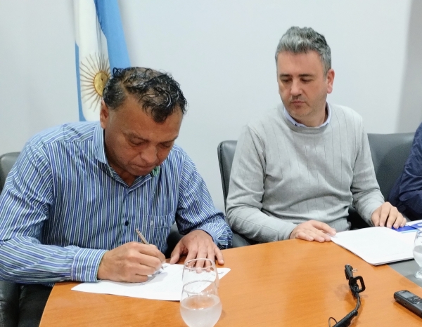 La Falda: se firm&oacute; el nuevo contrato de concesi&oacute;n del servicio de agua potable