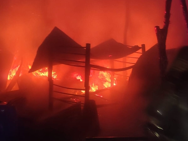 Una vivienda se incendi&oacute; por completo en Cosqu&iacute;n