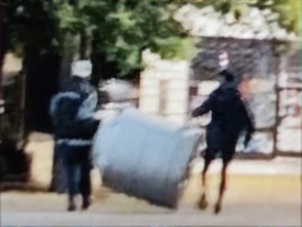 De madrugada llevaban un tanque de agua rodando por el centro de La Falda