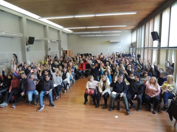 Docentes: rechazo de propuesta salarial y paro por 24 horas