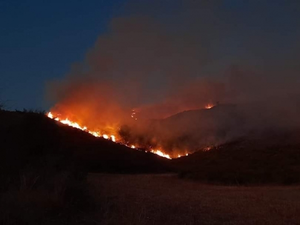 El fuego avanza hacia el Camino del Cuadrado
