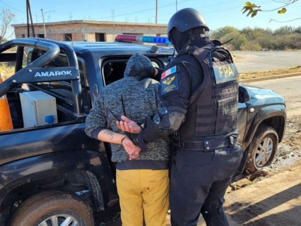Compraban drogas en C&oacute;rdoba y las vend&iacute;an en Cruz del Eje, dos detenidos