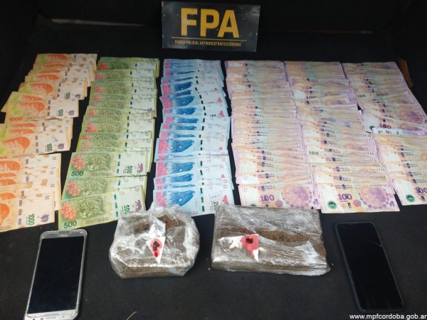 Carlos Paz: intent&oacute; darse a la fuga y fue capturado con dos ladrillos de marihuana