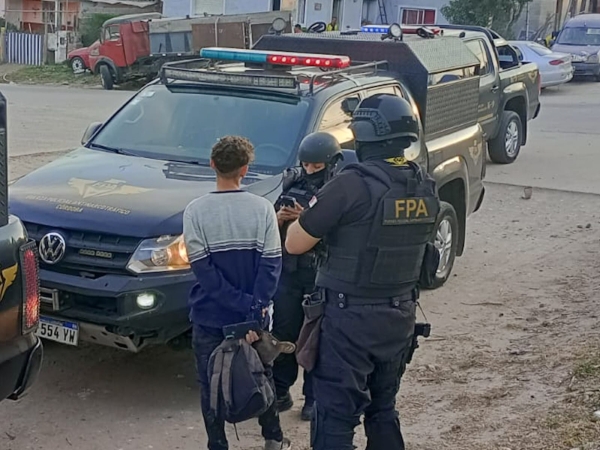 Operativo interfuerza en Valle Hermoso: persecuci&oacute;n y secuestro de estupefacientes