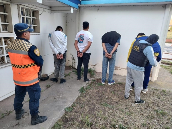 Villa Giardino: detienen a cuatro personas por trasladar drogas para vender en Cruz del Eje