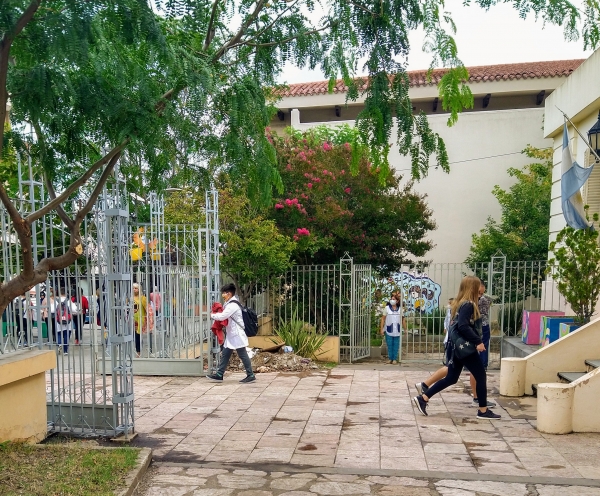 COVID-19: en la primera semana de clases en La Falda se registraron 2 docentes y un alumno contagiados