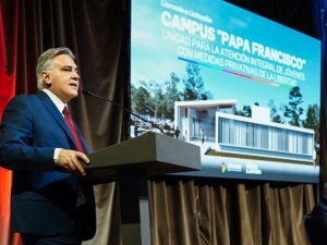 Llaryora anunció la construcción de un establecimiento para alojar a jóvenes con medidas privativas de la libertad