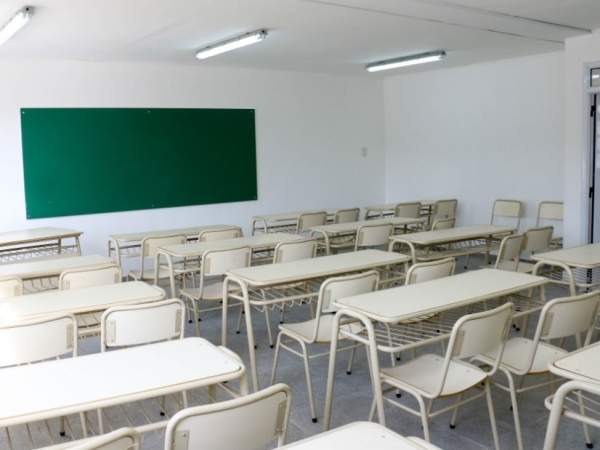 UEPC rechaz&oacute; la propuesta salarial y lanz&oacute; un paro docente por 48 horas