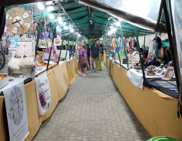 Tradicional Feria de Artesanos en el Descanso Ed&eacute;n
