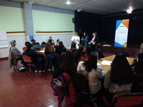 Semana de la Prevenci&oacute;n del Consumo de Drogas: j&oacute;venes de La Falda participaron de una importante actividad
