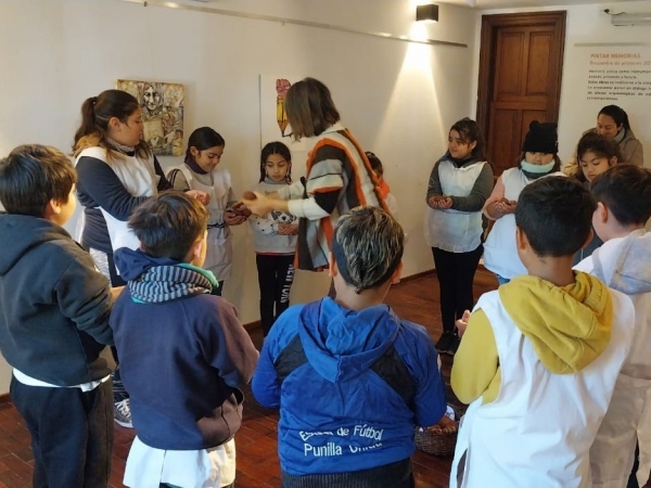 "Cer&aacute;mica en ronda para las infancias" en el Museo Ambato de La Falda