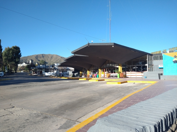 COVID-19: controlar&aacute;n a los turistas que arriben a la terminal de La Falda