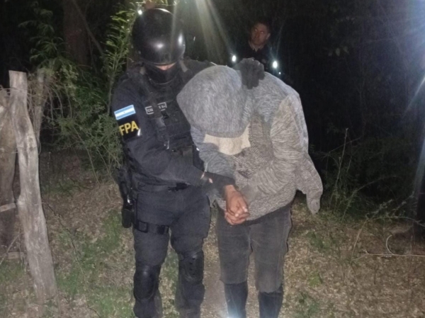 Detuvieron a dos sujetos con más de mil dosis de cocaína en Cosquín