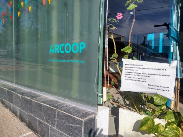 Empleados de ARCOOP decretaron paro total por conflicto salarial