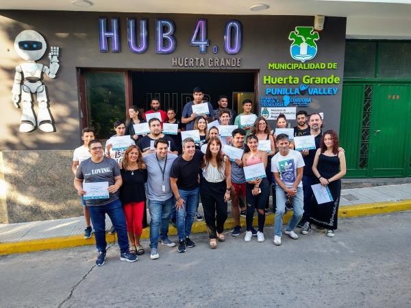 El Hub 4.0 de Huerta Grande comienza a dar sus frutos: se entregaron 41 certificados del primer curso