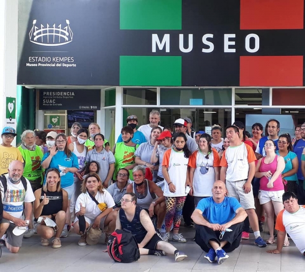 Deporte adaptado en La Cumbre:  salida recreativa al estadio Mario Alberto Kempes