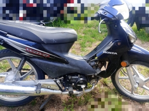 Detuvieron a un joven que circulaba en una motocicleta robada en Villa Giardino