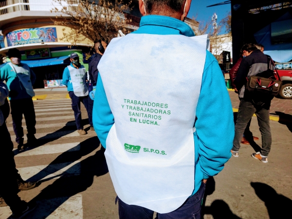 Empleados de ARCOOP marcharon en La Falda exigiendo el pago de sueldos y aguinaldo