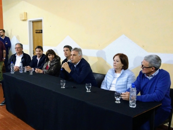 En su paso por Huerta Grande, Llaryora le brind&oacute; apoyo incondicional a H&eacute;ctor Mur&uacute;a