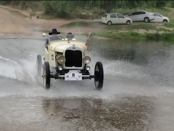 Autos clásicos baquets recorrerán Punilla en la &quot;Vuelta Sierras de Córdoba&quot;